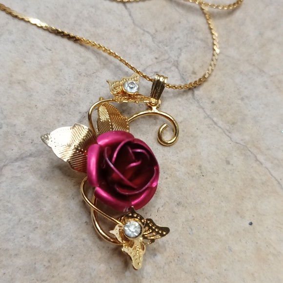 Beautiful Red Rose Enamel butterfly pendant necklace - Picture 4 of 7